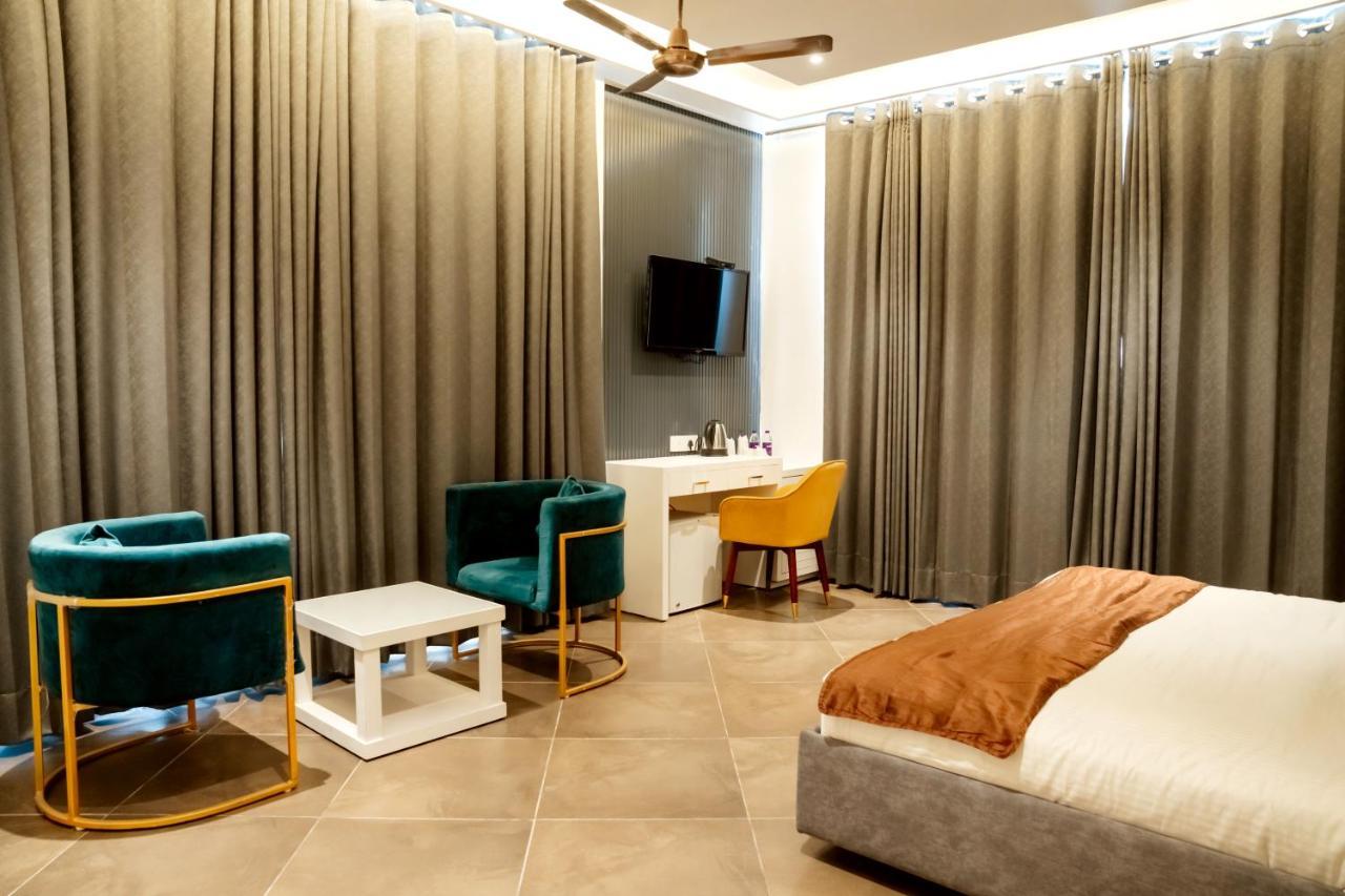 Redwood Resort Панчкула Екстер'єр фото