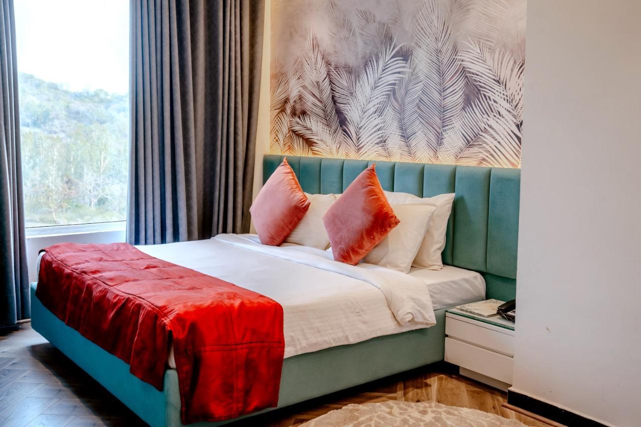 Redwood Resort Панчкула Екстер'єр фото