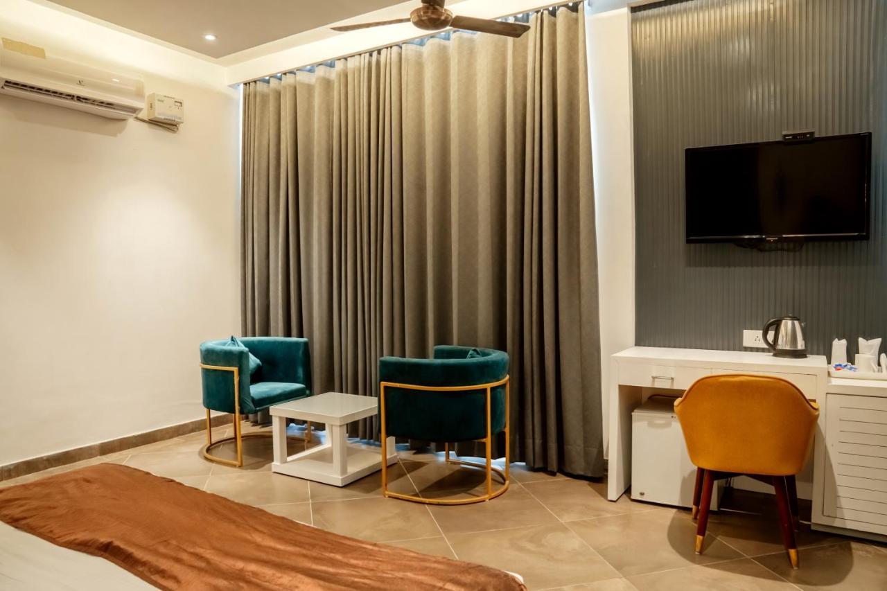 Redwood Resort Панчкула Екстер'єр фото