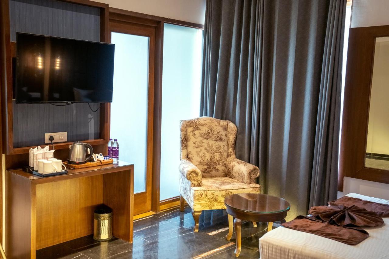 Redwood Resort Панчкула Екстер'єр фото