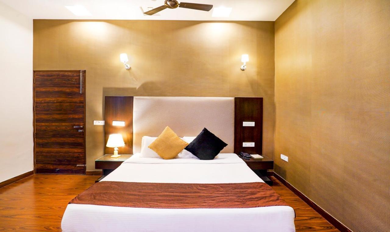 Redwood Resort Панчкула Екстер'єр фото
