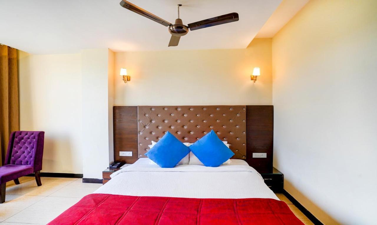 Redwood Resort Панчкула Екстер'єр фото