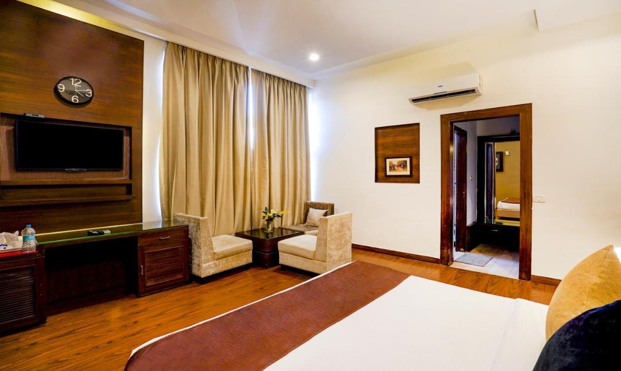 Redwood Resort Панчкула Екстер'єр фото