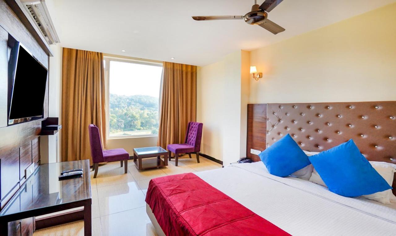 Redwood Resort Панчкула Екстер'єр фото