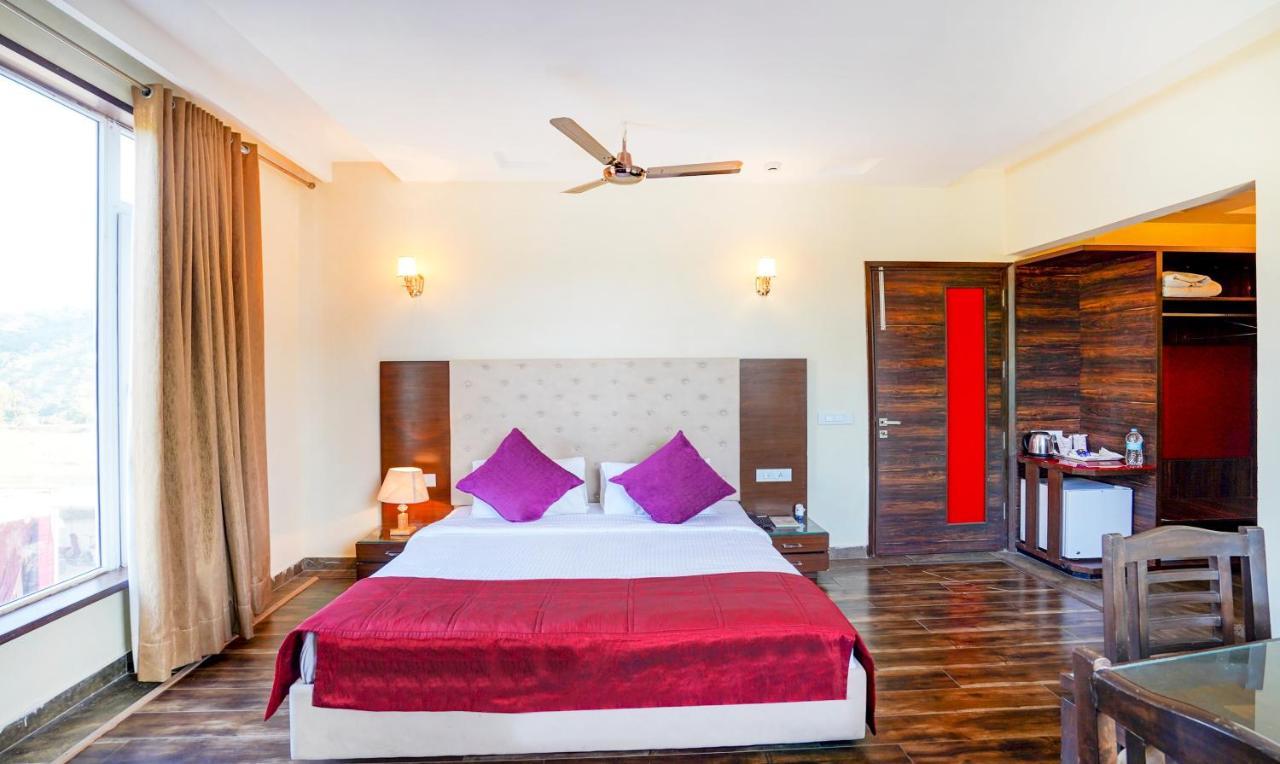 Redwood Resort Панчкула Екстер'єр фото